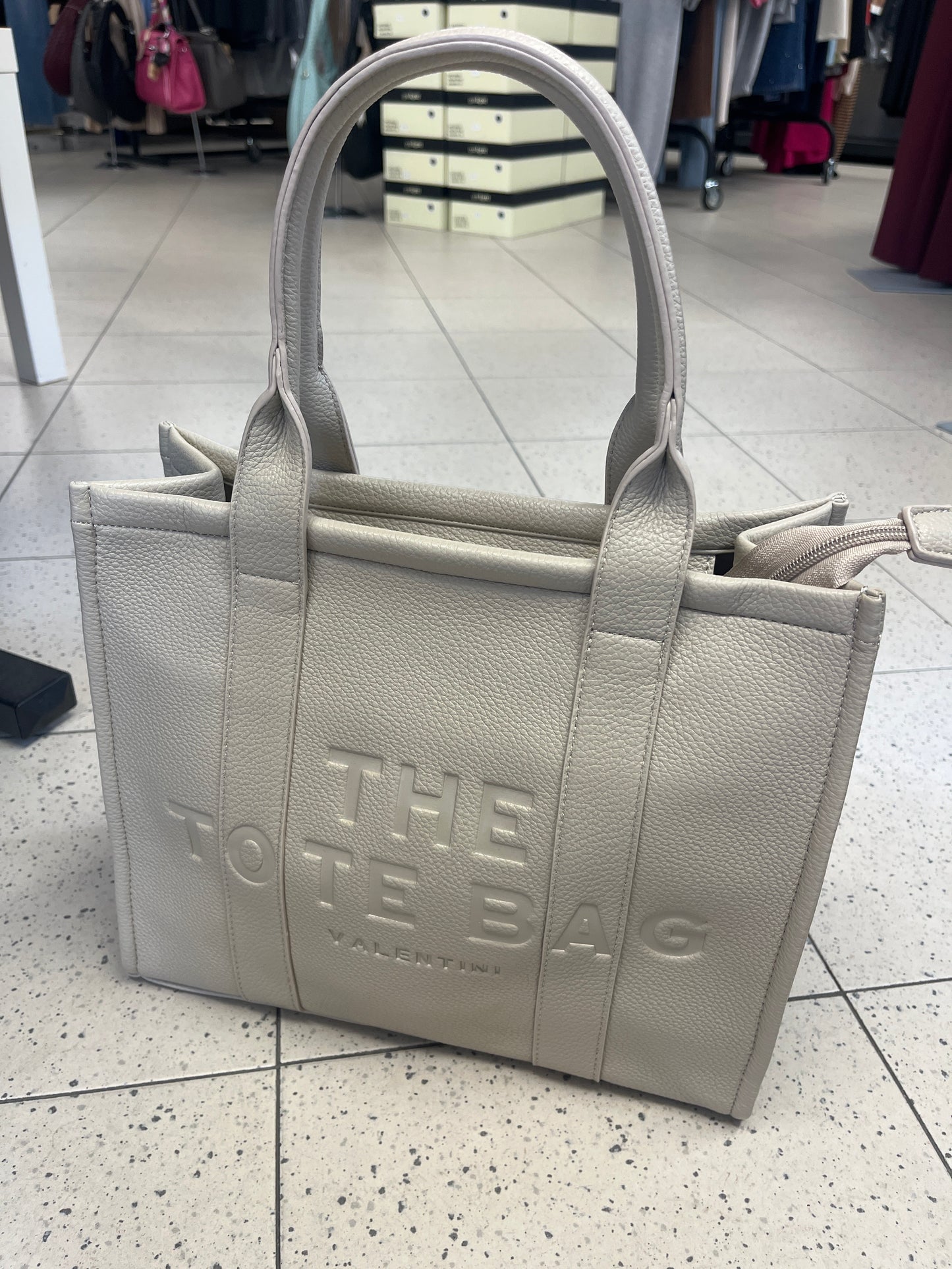 TOTE GRANDE