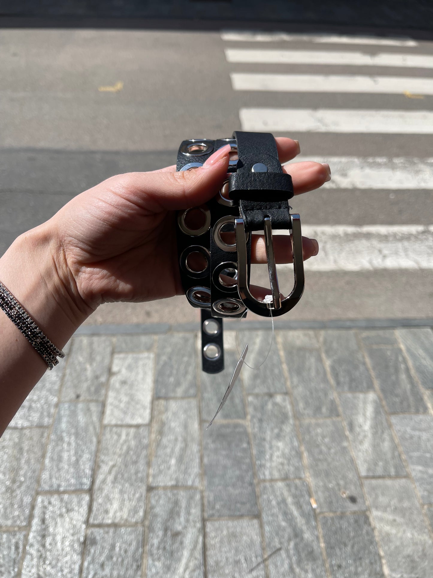 CINTURA CON OCCHIELLI E FIBBIA SEMPLICE