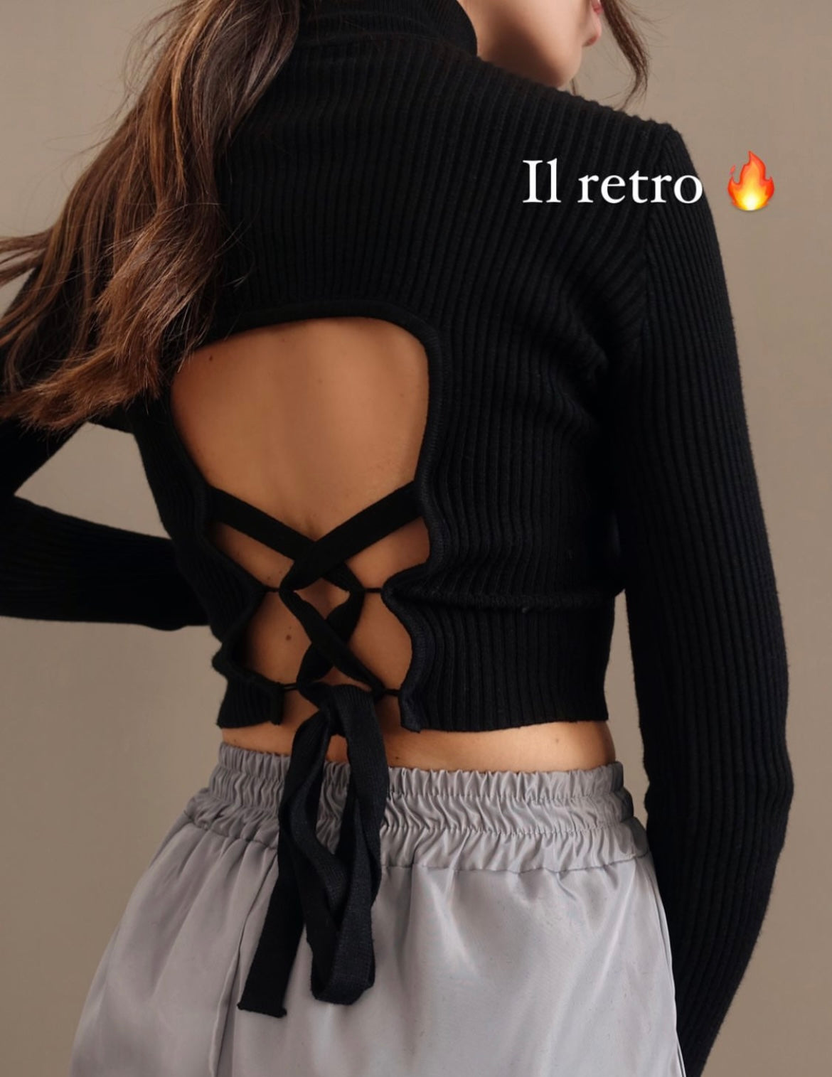 MAGLIONCINO APERTO NELLA SCHIENA