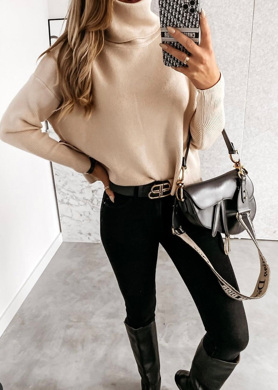 MAGLIONCINO COLLO A CIAMBELLA CON BOTTONI GIOIELLO