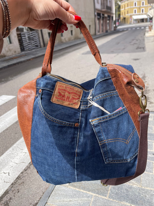 BORSA LEVIS