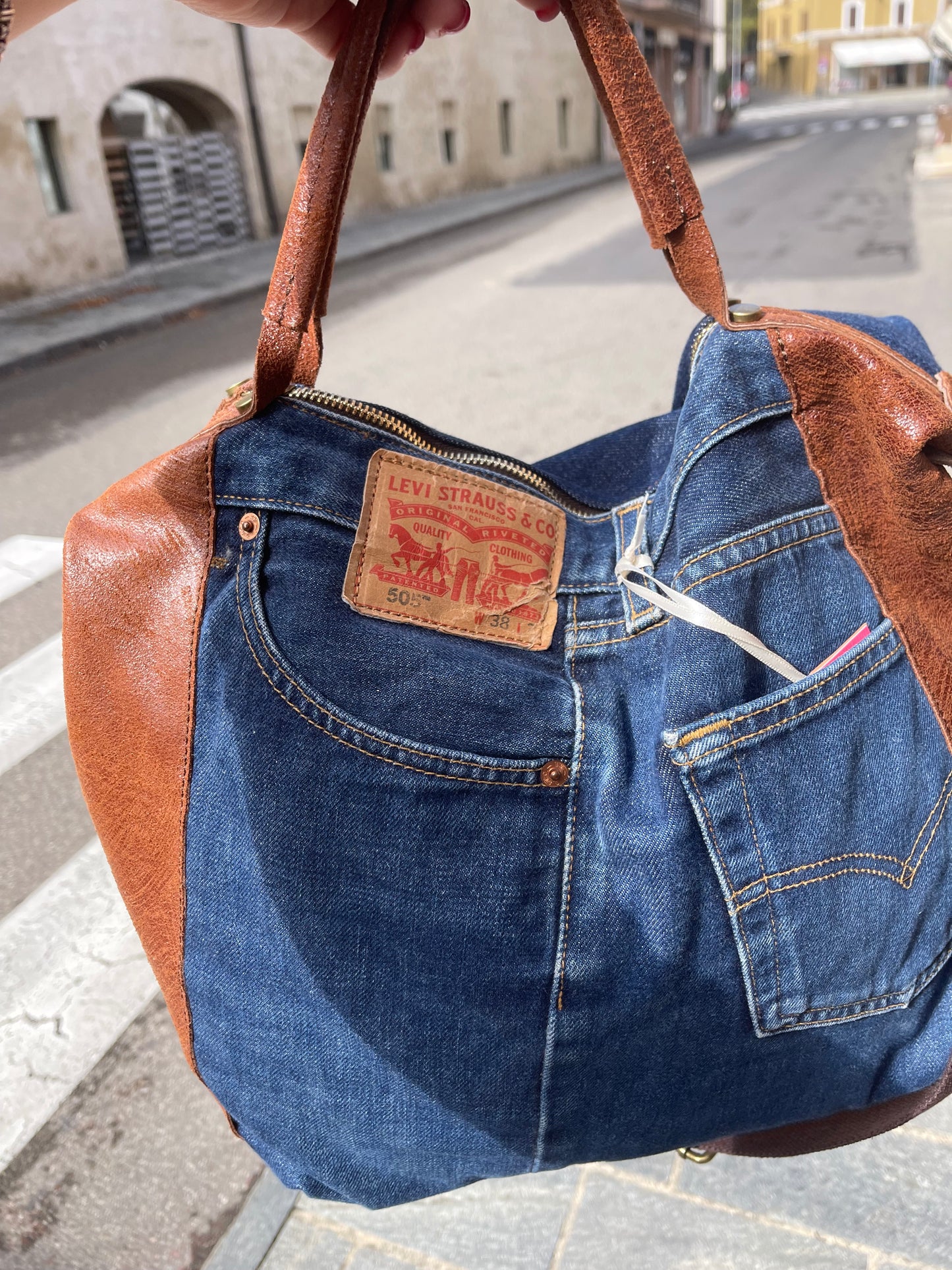 BORSA LEVIS