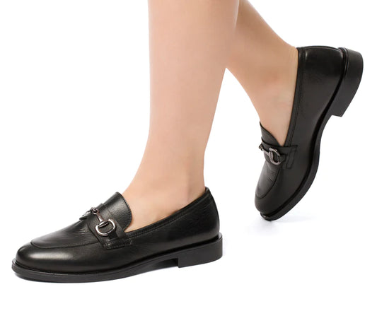 Mocassino nero fibbia argento